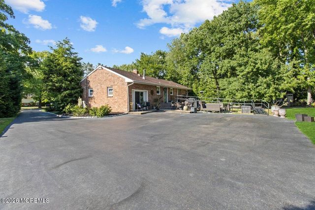 687 Hopping Road, Belford, NJ 07718