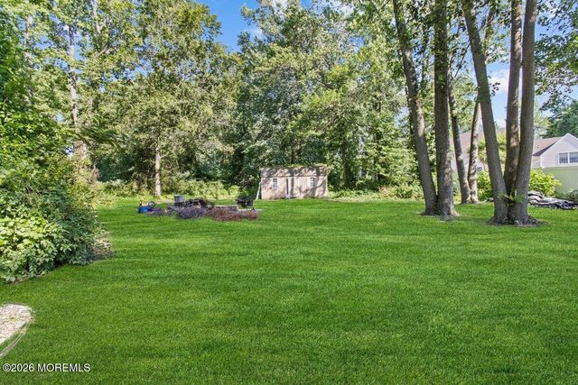 687 Hopping Road, Belford, NJ 07718