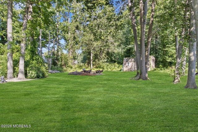 687 Hopping Road, Belford, NJ 07718