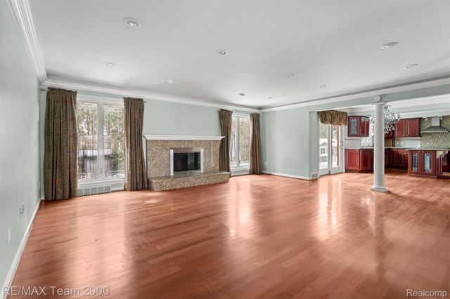 741 Briarcliff Drive, Grosse Pointe, MI 48236