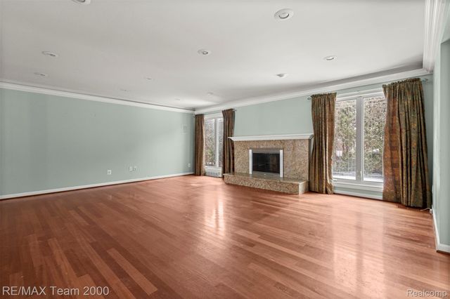 741 Briarcliff Drive, Grosse Pointe, MI 48236