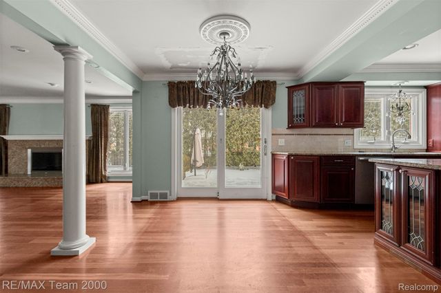 741 Briarcliff Drive, Grosse Pointe, MI 48236