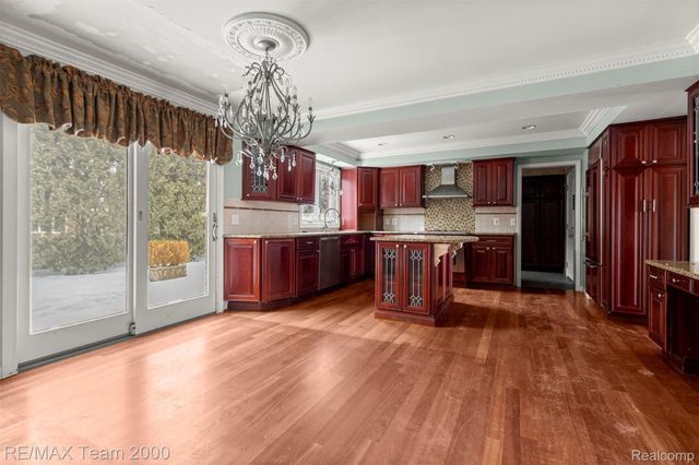 741 Briarcliff Drive, Grosse Pointe, MI 48236