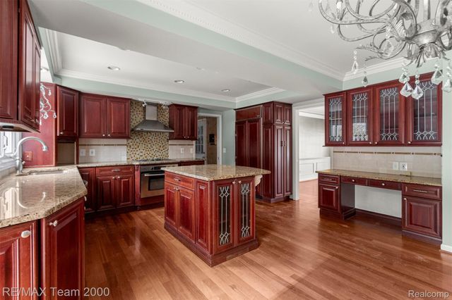 741 Briarcliff Drive, Grosse Pointe, MI 48236