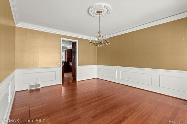 741 Briarcliff Drive, Grosse Pointe, MI 48236