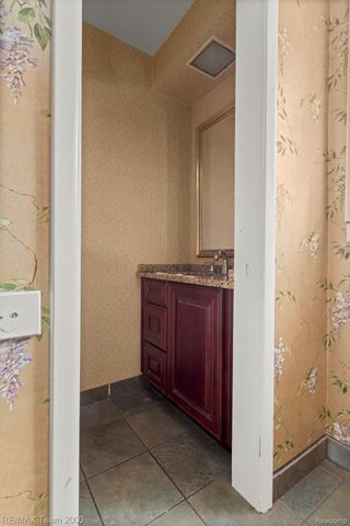 741 Briarcliff Drive, Grosse Pointe, MI 48236