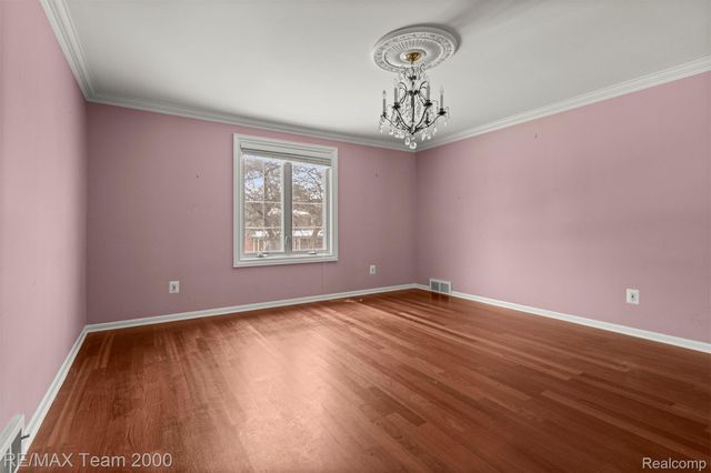 741 Briarcliff Drive, Grosse Pointe, MI 48236