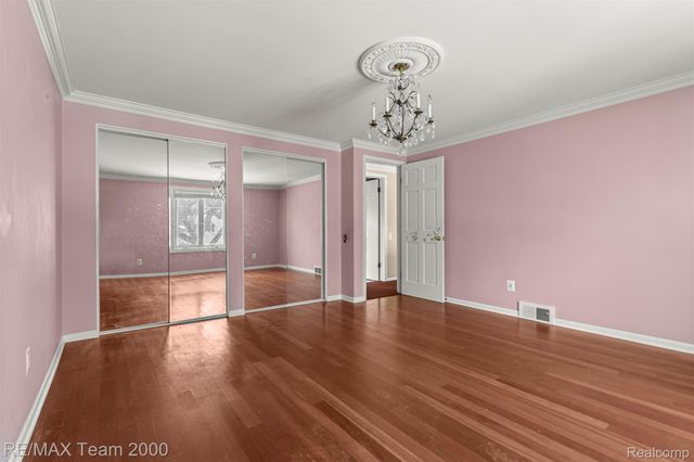 741 Briarcliff Drive, Grosse Pointe, MI 48236