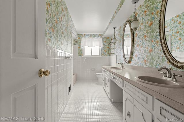 741 Briarcliff Drive, Grosse Pointe, MI 48236