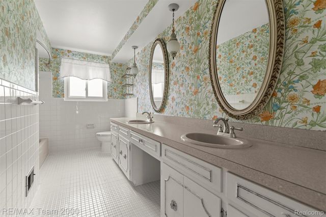 741 Briarcliff Drive, Grosse Pointe, MI 48236