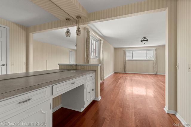 741 Briarcliff Drive, Grosse Pointe, MI 48236