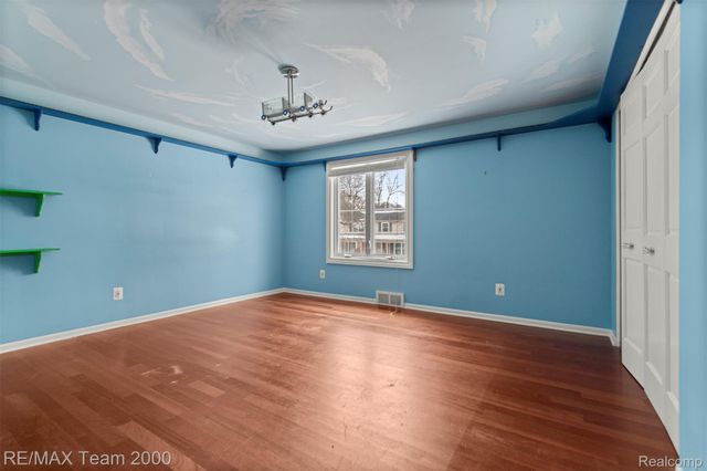 741 Briarcliff Drive, Grosse Pointe, MI 48236