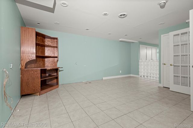 741 Briarcliff Drive, Grosse Pointe, MI 48236