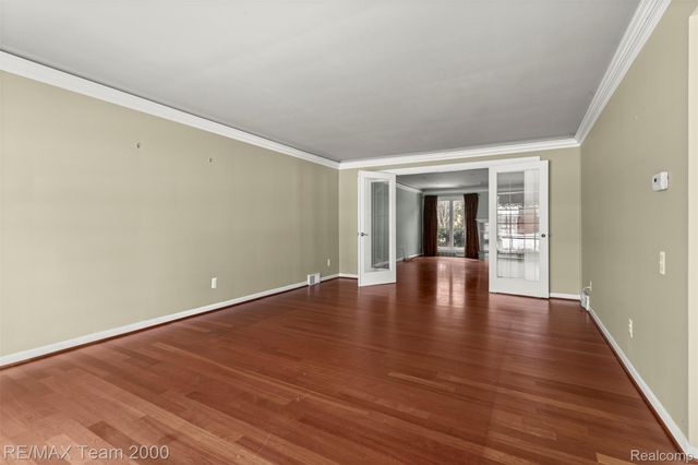 741 Briarcliff Drive, Grosse Pointe, MI 48236