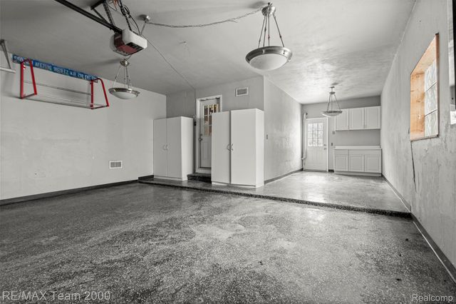 741 Briarcliff Drive, Grosse Pointe, MI 48236