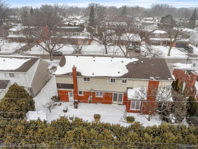 741 Briarcliff Drive, Grosse Pointe, MI 48236