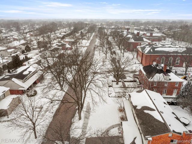 741 Briarcliff Drive, Grosse Pointe, MI 48236