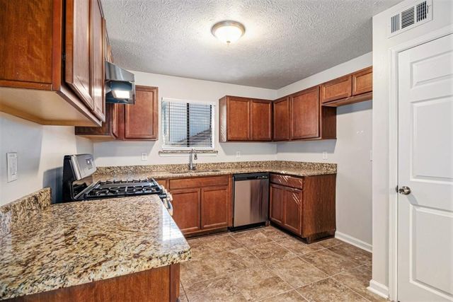 1169 Oaks Place, Stone Mountain, GA 30083