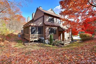 13 Shadow Wood Circle 13, Monroe, CT 06468