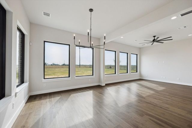 1031 Lake Breeze Drive, Waller, TX 77484