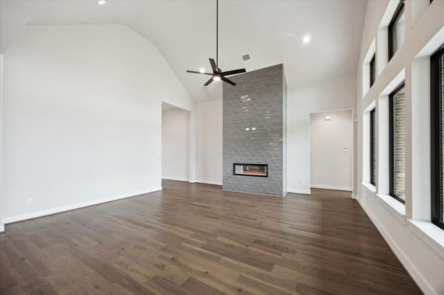 1031 Lake Breeze Drive, Waller, TX 77484