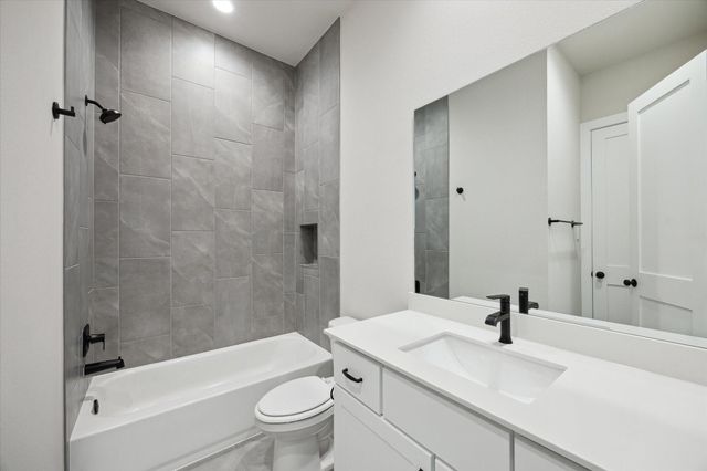 1031 Lake Breeze Drive, Waller, TX 77484