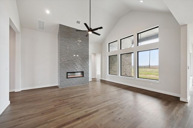 1031 Lake Breeze Drive, Waller, TX 77484