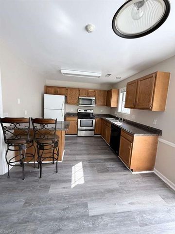 3904 Landover Drive, High Point, NC 27265