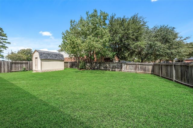 30627 N Sulphur Creek Drive, Magnolia, TX 77355