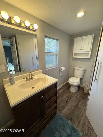 1203 4th Street Street, Monett, MO 65708