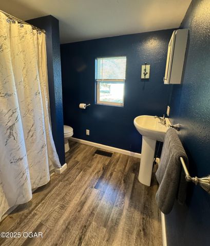 1203 4th Street Street, Monett, MO 65708