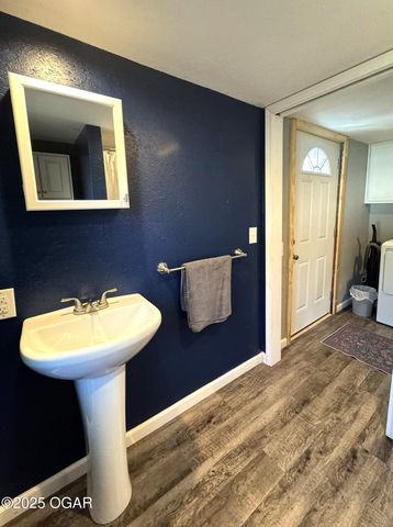 1203 4th Street Street, Monett, MO 65708