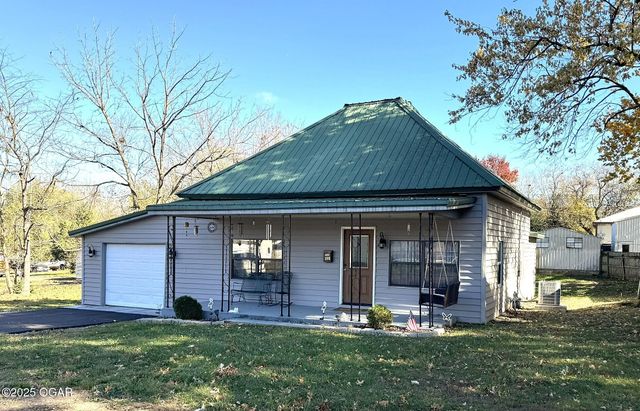 1203 4th Street Street, Monett, MO 65708