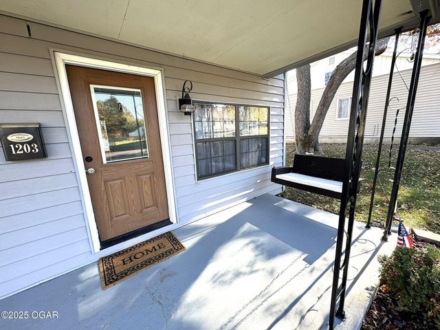 1203 4th Street Street, Monett, MO 65708