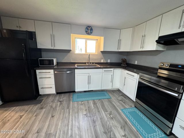 1203 4th Street Street, Monett, MO 65708