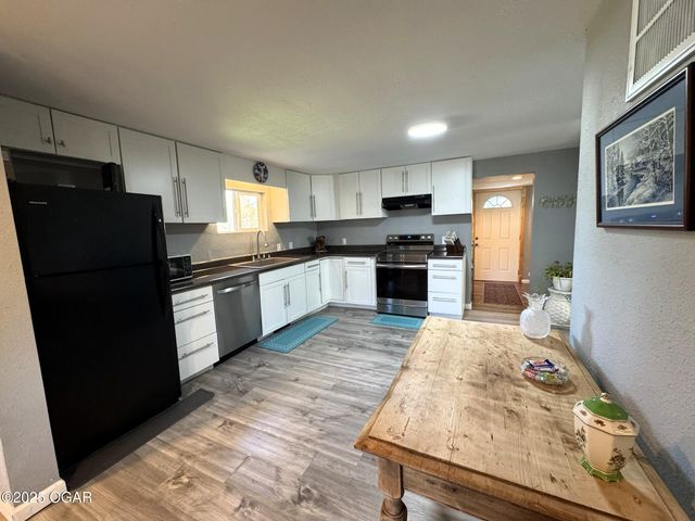 1203 4th Street Street, Monett, MO 65708