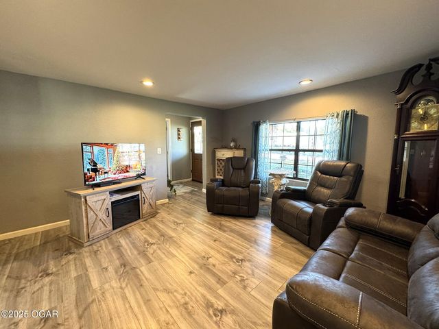 1203 4th Street Street, Monett, MO 65708