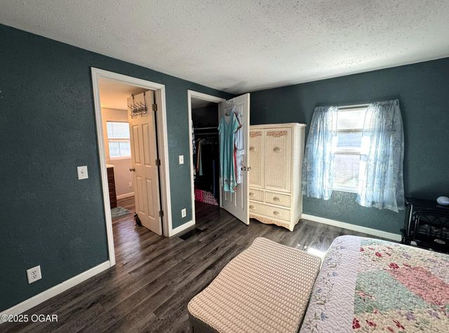 1203 4th Street Street, Monett, MO 65708