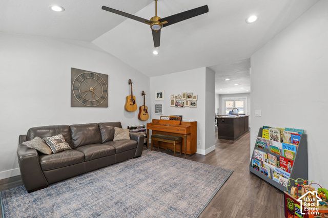 77 E GLOVERS LN, Farmington, UT 84025