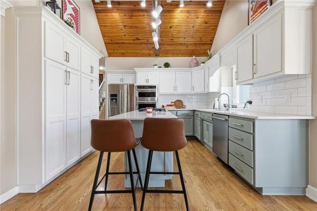 12526 Walmer Street, Overland Park, KS 66209