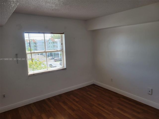 8260 SW 210th St 319, Cutler Bay, FL 33189