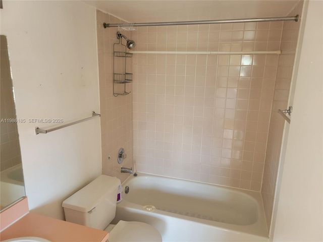 8260 SW 210th St 319, Cutler Bay, FL 33189