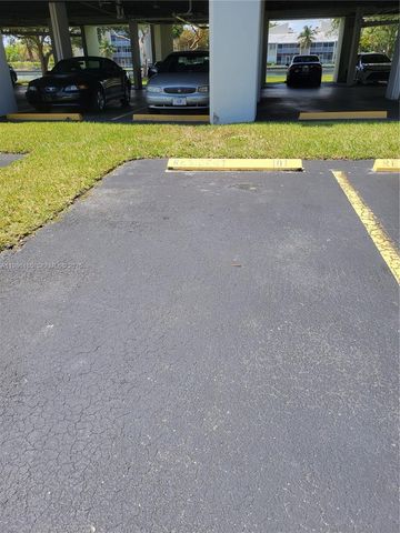 8260 SW 210th St 319, Cutler Bay, FL 33189