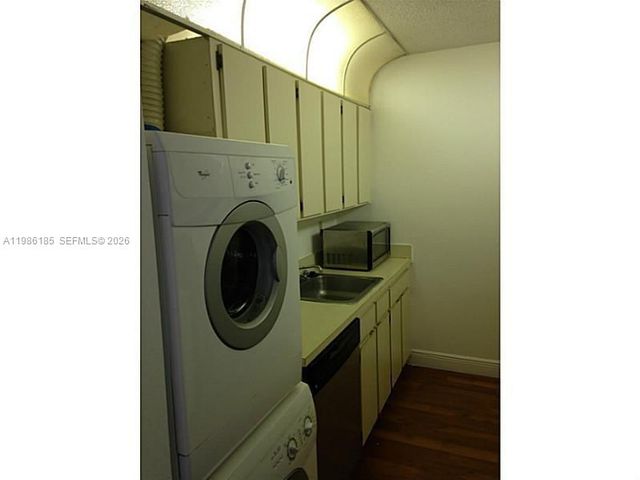 8260 SW 210th St 319, Cutler Bay, FL 33189