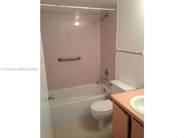 8260 SW 210th St 319, Cutler Bay, FL 33189