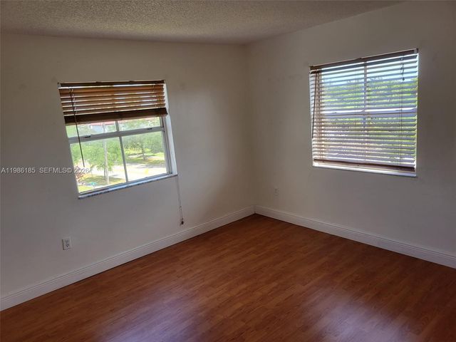 8260 SW 210th St 319, Cutler Bay, FL 33189