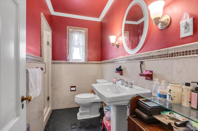 84-16 Charlecote Ridge, Jamaica Estates, NY 11432