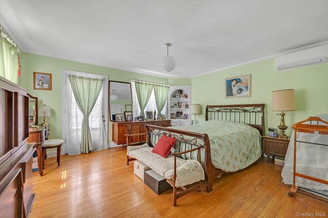 84-16 Charlecote Ridge, Jamaica Estates, NY 11432