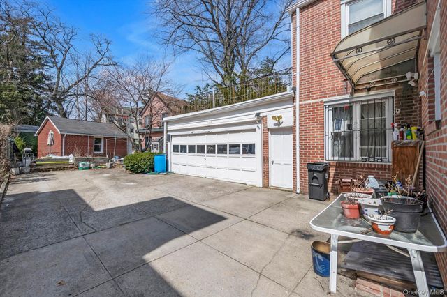 84-16 Charlecote Ridge, Jamaica Estates, NY 11432