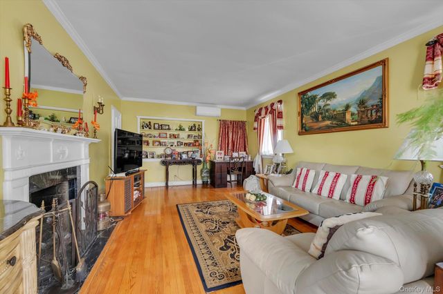 84-16 Charlecote Ridge, Jamaica Estates, NY 11432